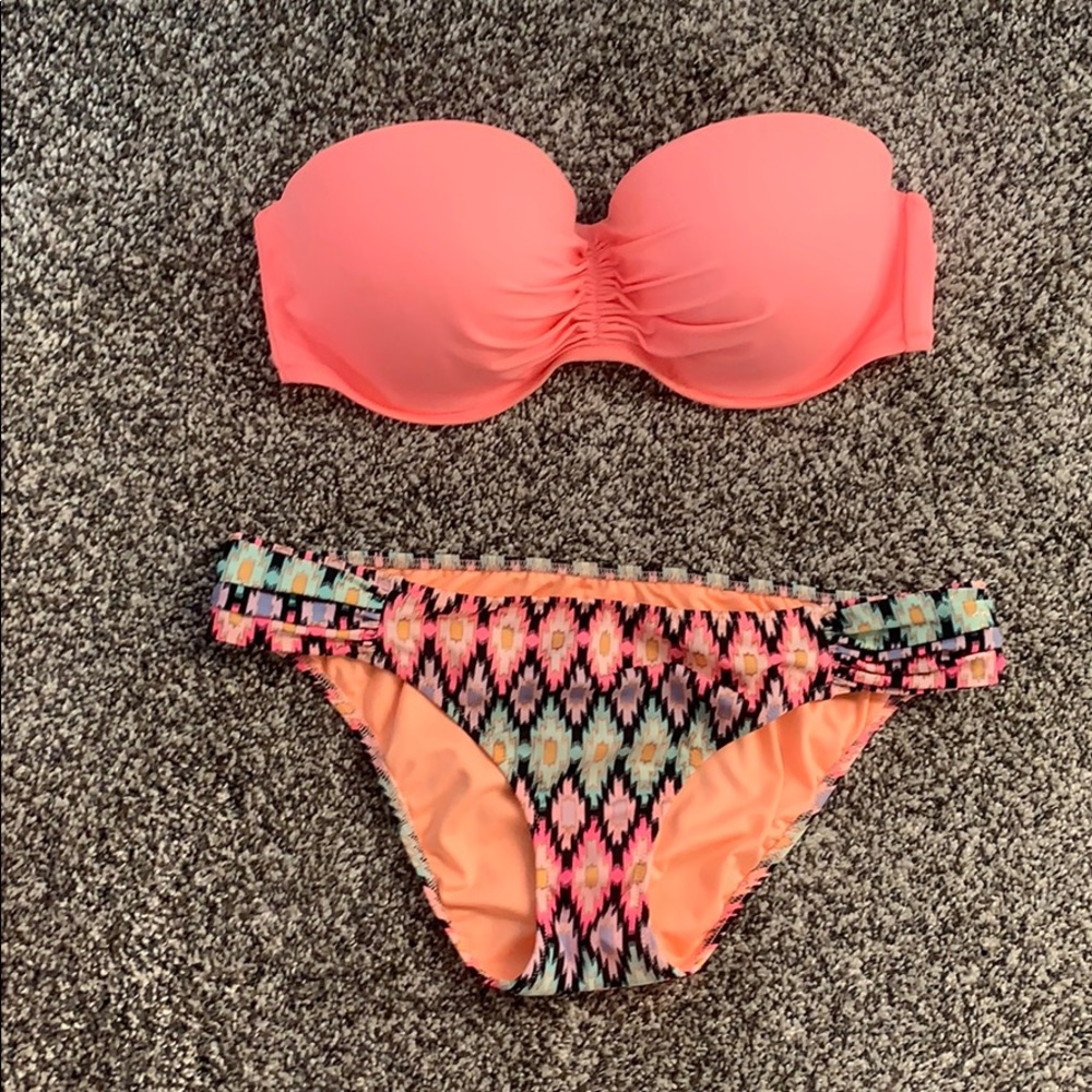 Victoria’s Secret bikini